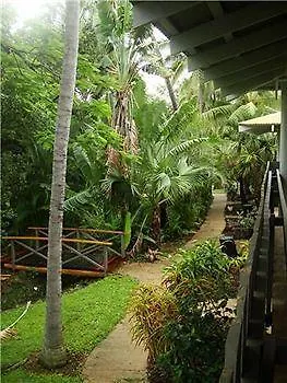 Base Airlie Beach Hostel