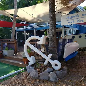 3* Pensión And Car Hire